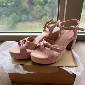 Blush sandals!